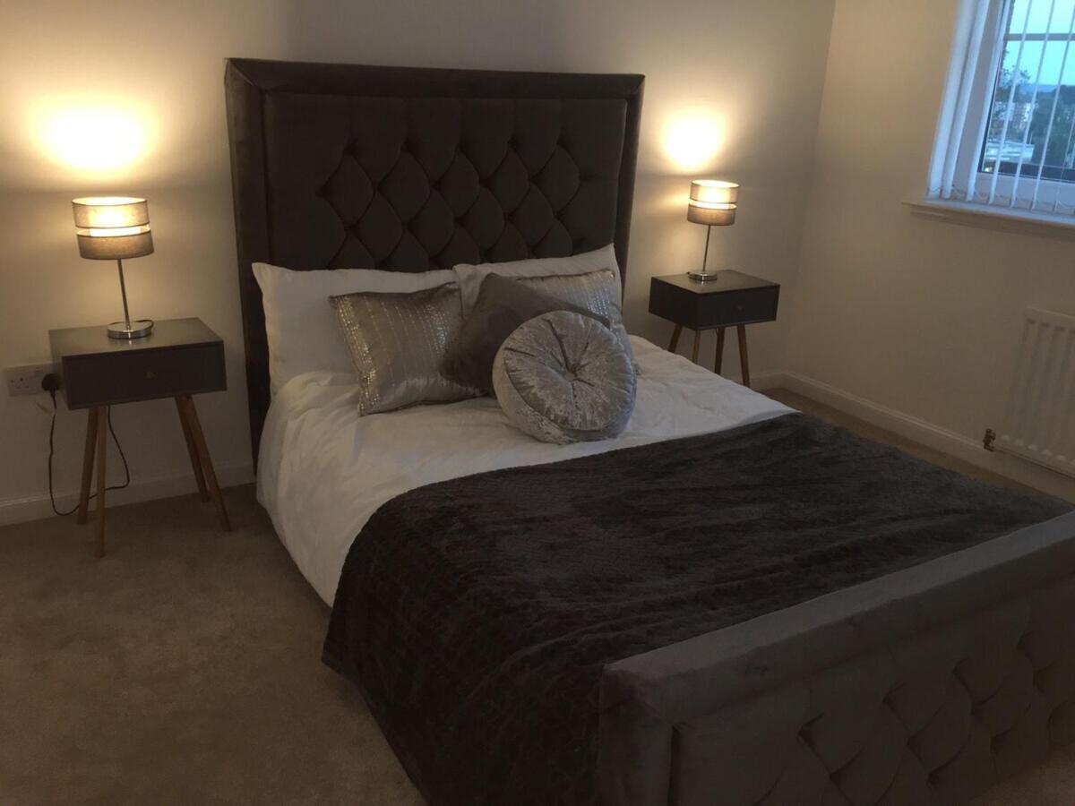 2 Bedroom Luxury Flat In Quiet Village Of Bishopton 毕晓普顿 外观 照片