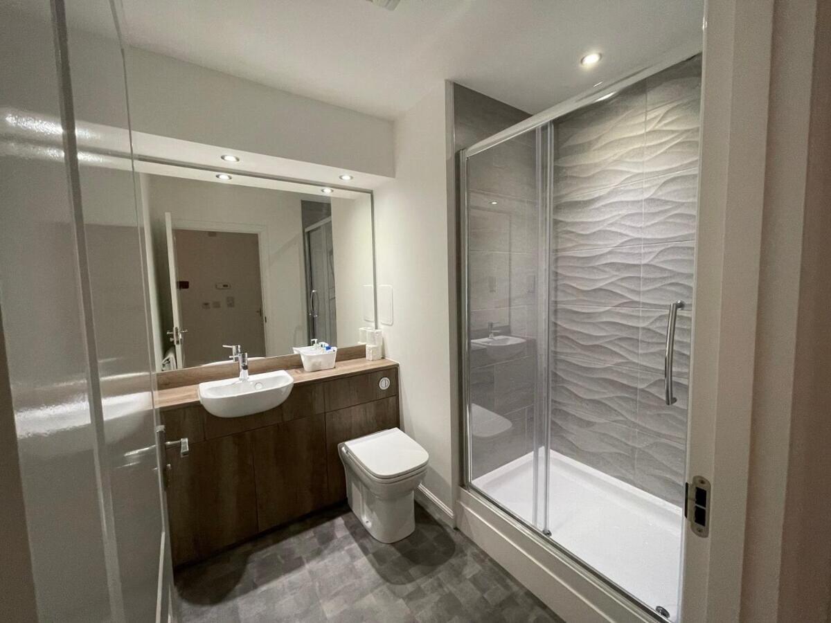 2 Bedroom Luxury Flat In Quiet Village Of Bishopton 毕晓普顿 外观 照片